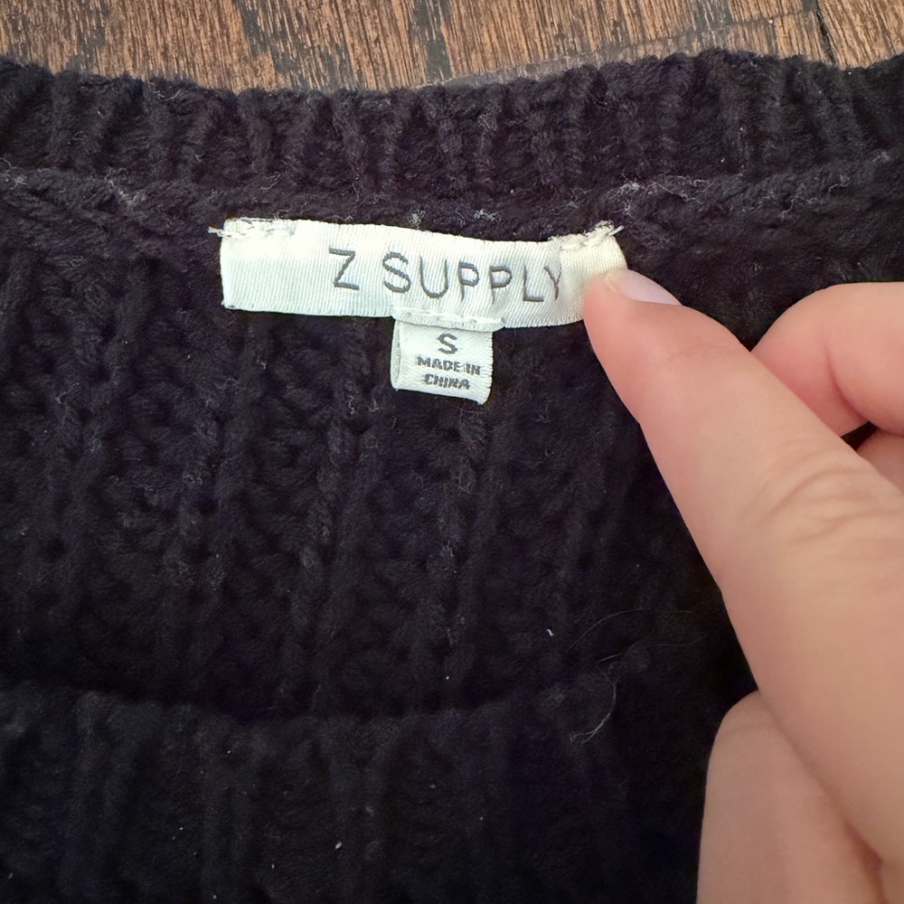 Z Supply women’s sweater - Picture 2 of 3